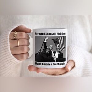 Trump mug, black‎ and white NWT
